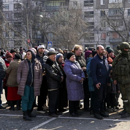 MARIUPOL, UKRAINE - MARCH 24: Civilians are being evacuated along humanitarian corridors from the Ukrainian city of Mariupol under the control of Russian military and pro-Russian separatists, on March 24, 2022. (Photo by Stringer/Anadolu Agency via Getty Images)